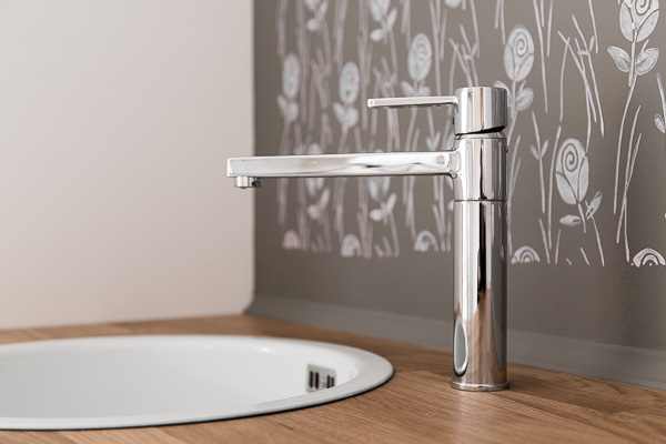 Altes Handwerk: Pfingstrosen im Walzdekor