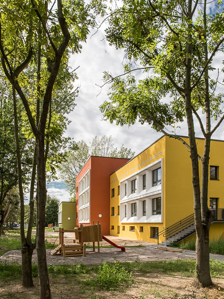 Farbenfroh präsentiert sich die sanierte Kita in der Leonhard-Frank-Straße in Leipzig