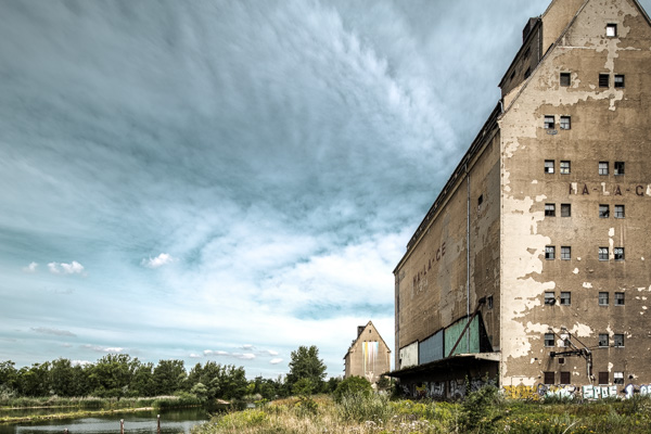 Das Getreidesilo der Hafen-Lagerhaus-Gesellschaft HA-LA-Ge am Lindenauer Hafen in Leipzig