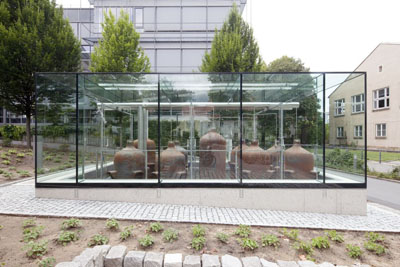 Architekturfotografie: Seitenansicht des Ganzglasgebäudes