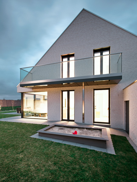 Gartenansicht vom Südgiebel